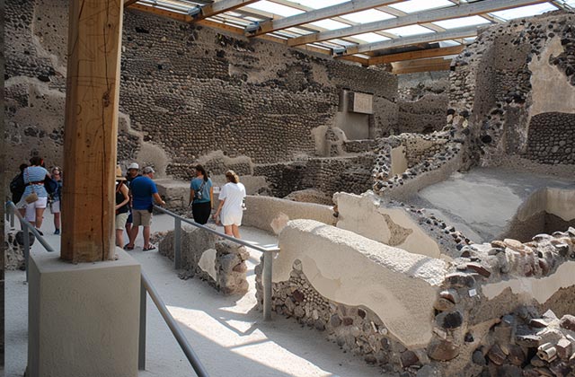 Akrotiri Archaeological Private Tour
